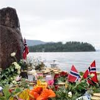 Vandaag in het verleden: Terugkeer op Utoya na schietpartij Terugkeer op Utoya na schietpartij